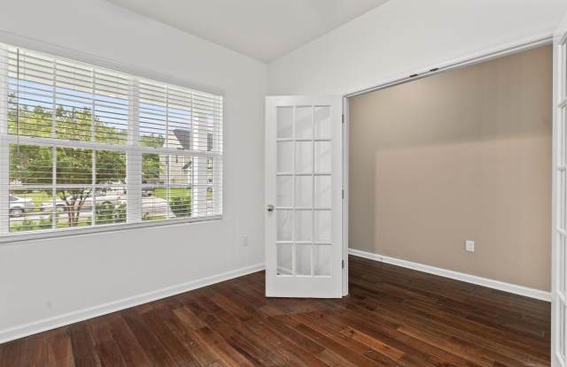 144 Weeping Cypress Drive Gallery 3