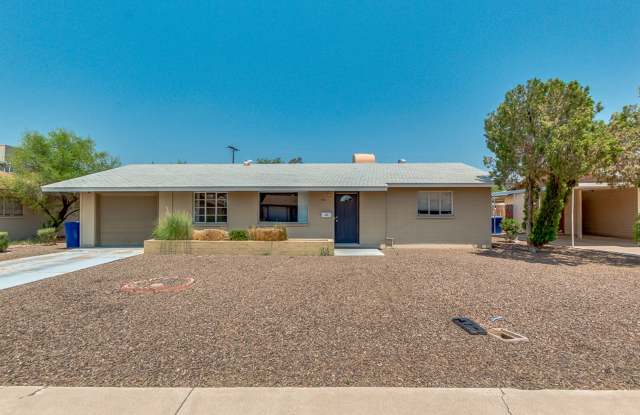 EXCELLENT 3 BEDROOM, 2 BATH HOME WITH LARGE BACKYARD  POOL IN TEMPE! Gallery 2