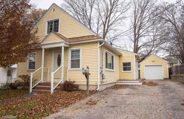 512 Spruce St - 512 Spruce Street, Manchester, NH 03103