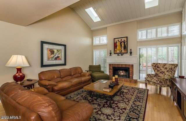 4432 E Camelback Road - 4432 E Camelback Rd, Phoenix, AZ 85018