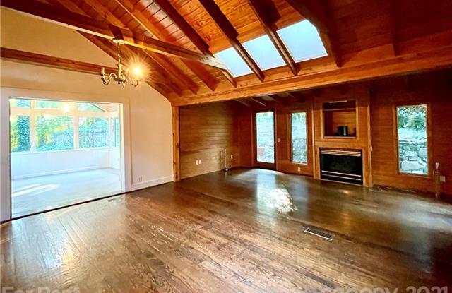 35 Thousand Pines Lane Gallery 3