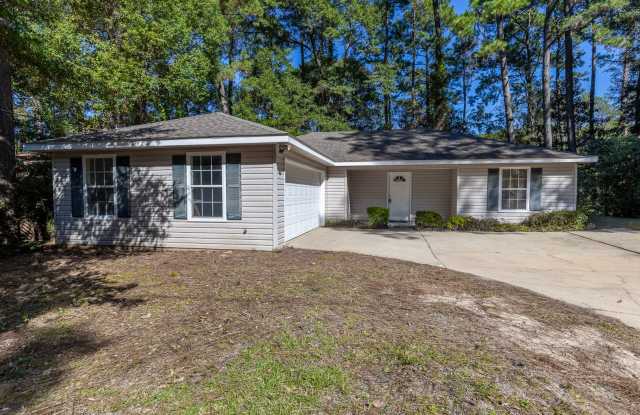Charming 3-Bedroom Home in Daphne’s Lake Forest Community Gallery 1