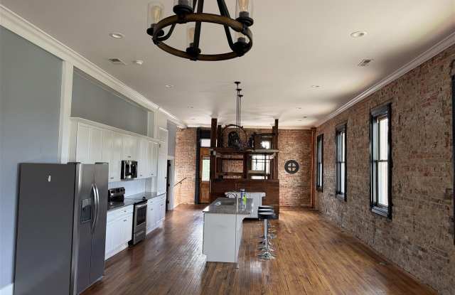 113 E Madison Avenue Gallery 3