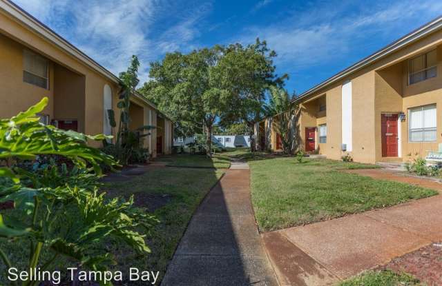 4314 La Riviera Ct. Gallery 2