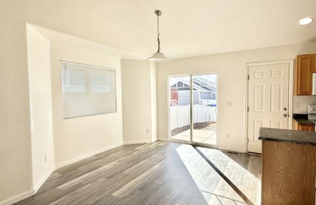 1952 East 11th Street photos photos