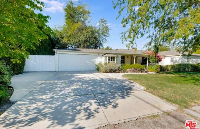 11951 Landale St Gallery 3