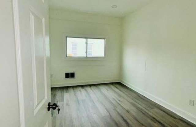 2029 E TIOGA Street unit: 2Nd Fl photos photos