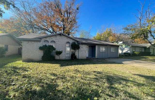6840 Margaret Drive - 6840 Margaret Drive, Forest Hill, TX 76140