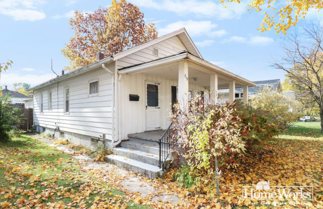 318 E Victoria St - 318 East Victoria Street, South Bend, IN 46614