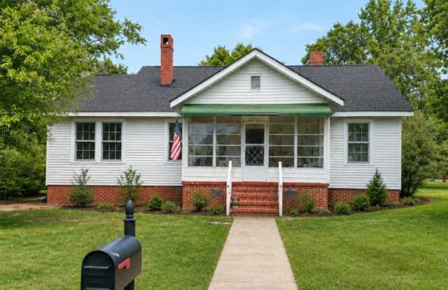 Newly Renovated in Pepperell Mill Village! Gallery 1