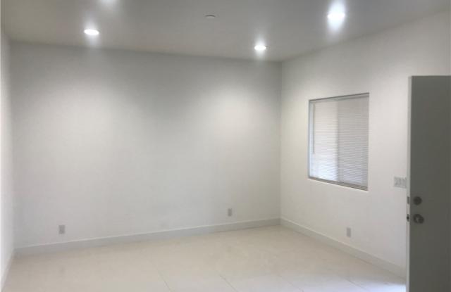 14581 NEWLAND Gallery 3