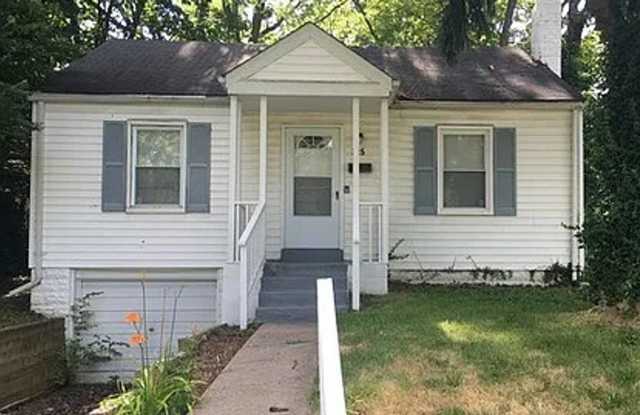 2 Bedroom 1 Bath with Attached Garage MOVE IN READY! photos photos