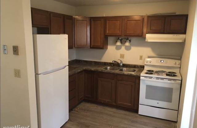 401 17th St N - 401 17th Street North, Moorhead, MN 56560