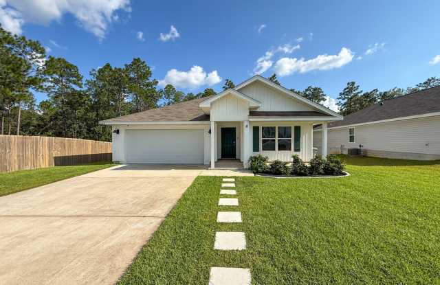Spacious 4 Bedroom 2 Bath Home with Solar Panels! Gallery 1