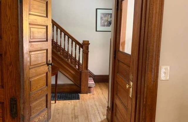 739 E 27th St - 739 East 27th Street, Minneapolis, MN 55407