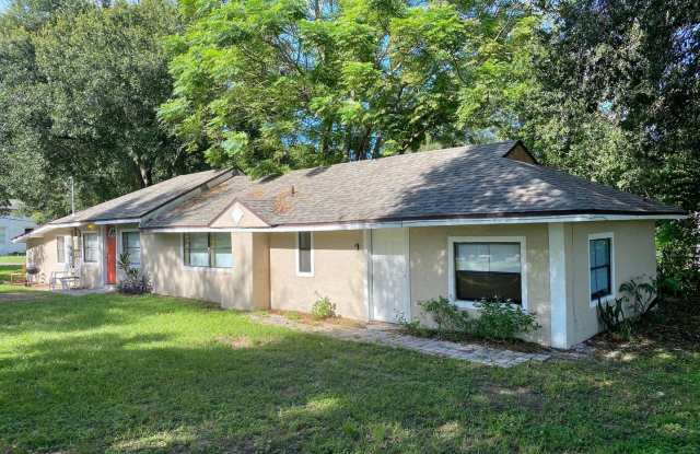 Duplex in Lake Wales now available! photos photos