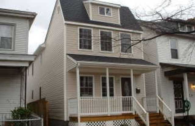 Large 3 Bedroom | 2.5 Bath in The Fan! photos photos