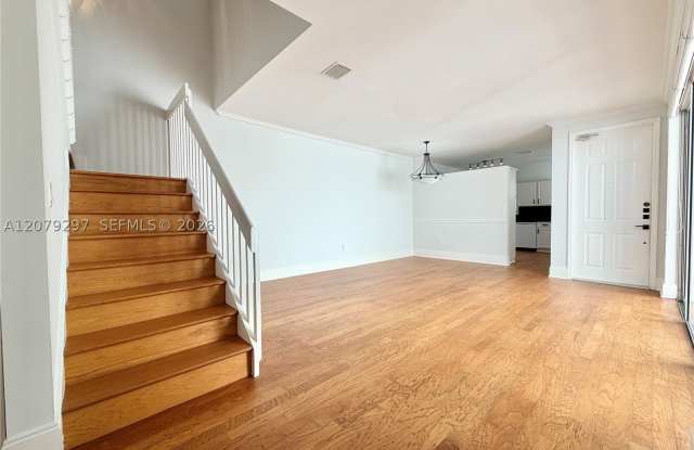 1135 Cliffrose St Gallery 4