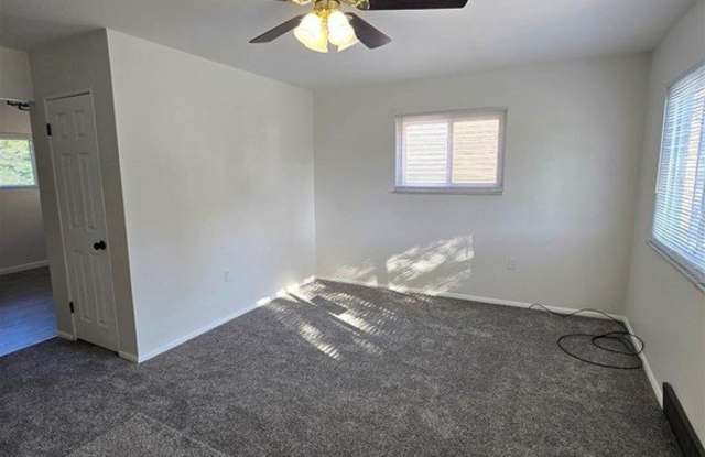 9915 Erie Drive Gallery 3