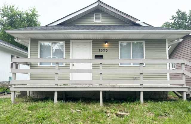 1523 N Tacoma Ave. photos photos