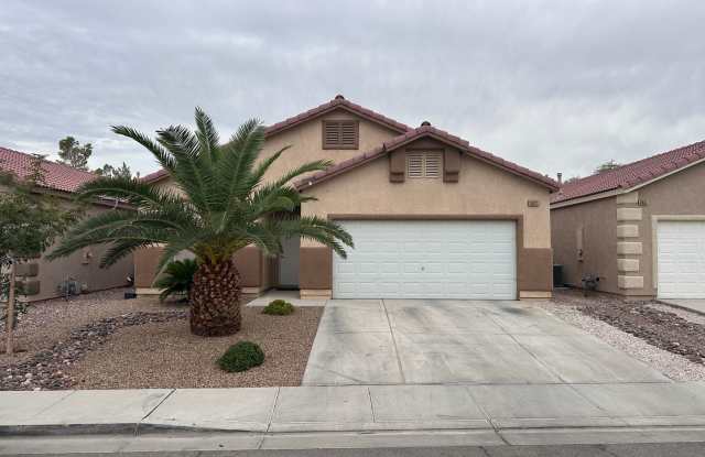 Spacious single story home w/3 beds, 2 bath, den, 2 car garage, near everything. photos photos