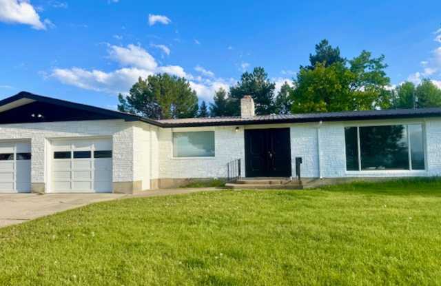 Very Large Ranch Style on South Hills photos photos