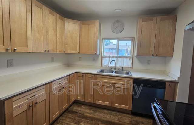 2903 N Smith Gallery 1