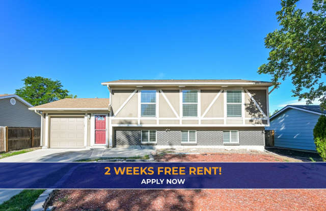 2 WEEKS FREE RENT & FREE 55" TV IF MOVED IN BY 9/30! Charming 4 Bed, 2 Bath Split-Level Home with A/C in Central Aurora! Gallery 1
