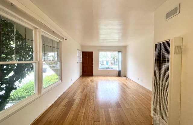 526 N Van Ness Ave photos photos