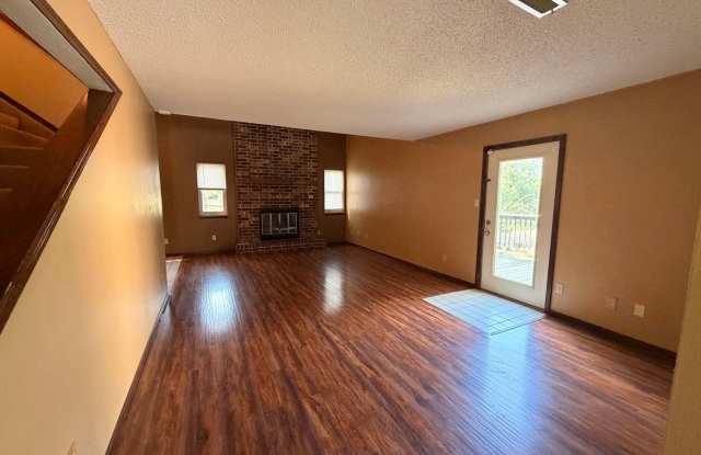 Located on the west side of Russellville - 1121 West 19th Terrace, Russellville, AR 72801
