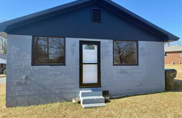 One bedroom, one bath house in Burlington - 1204 Avondale Drive, Burlington, NC 27217