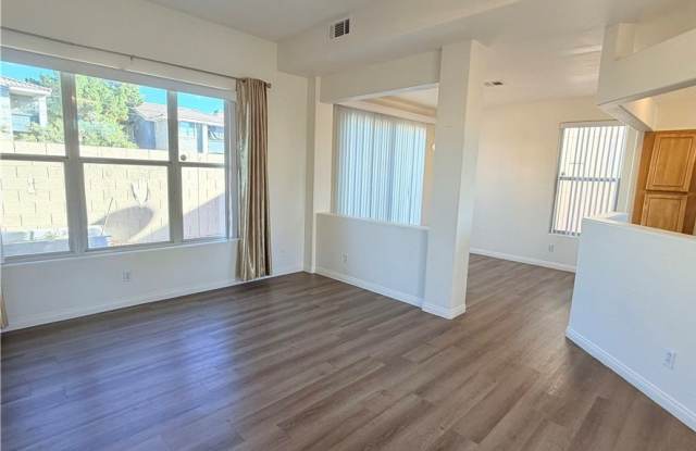 8010 Arcadian Lane Gallery 4