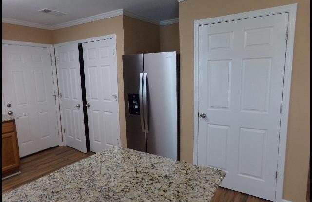 6455 Lilac Drive Gallery 3
