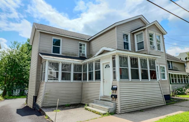 178 Grand Avenue - 178 Grand Avenue, Saratoga Springs, NY 12866