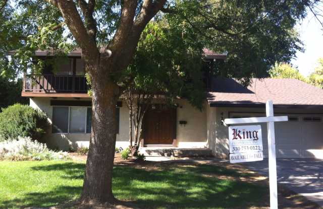 Large 2-Story Home in Covell Park photos photos