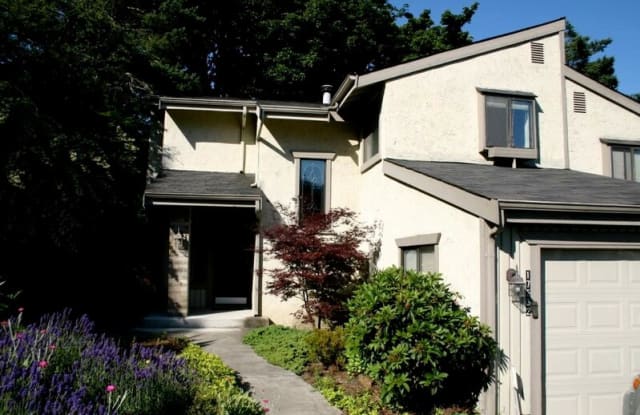17532 NE 88th Pl - 17532 Northeast 88th Place, Redmond, WA 98052