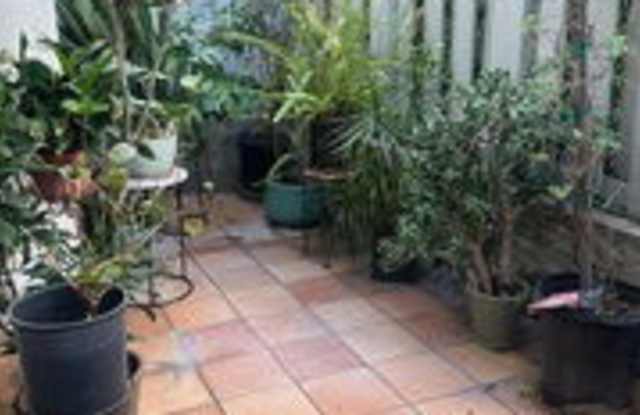 1220 Manning Avenue photos photos