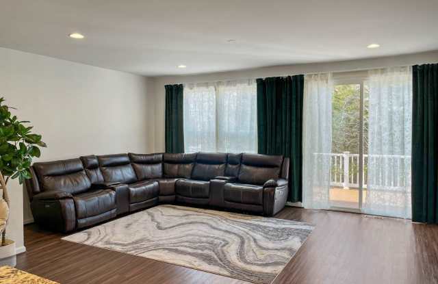 9138 WYCHE KNOLL Lane Gallery 4