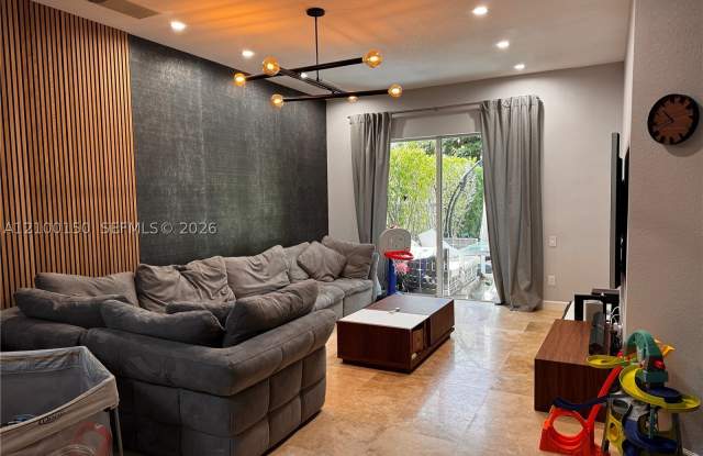 876 Spinnaker Dr W Gallery 2