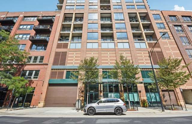 400 W ONTARIO Street - 400 West Ontario Street, Chicago, IL 60654 400 W ONTARIO Street - 400 West Ontario Street, Chicago, IL 60654