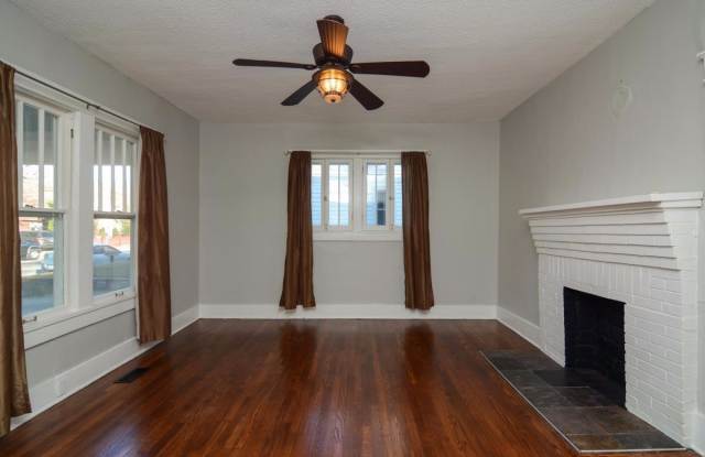 Historic Craftsman Steps Away From Eastland Park in East Nashville Gallery 4