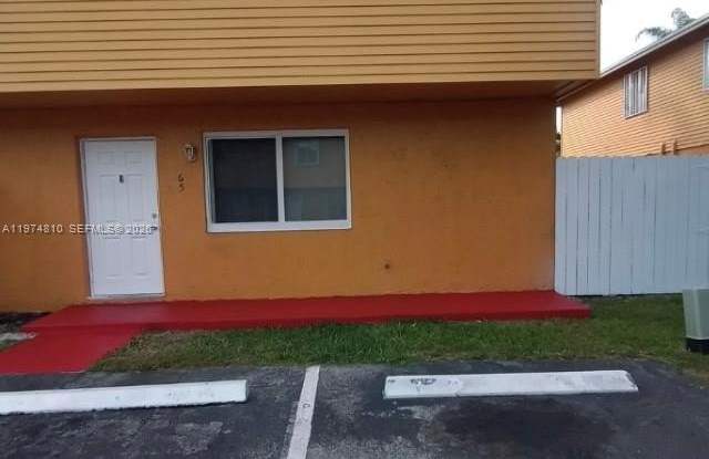 65 NE 12th Ave photos photos