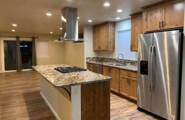 Simply gorgeous 3/2 with 2 car garage, dog considered photos photos