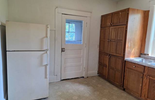 3-Bedroom, 1-Bathroom Home – RSVP Code Certified – Accepting Section 8 Gallery 4