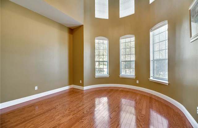 2300 Homestead Lane Gallery 4