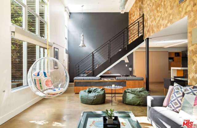 1037 N Laurel Ave photos photos