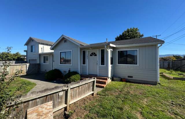 Spacious Myrtletown 4/2 home - 1695 Chestnut Street, Myrtletown, CA 95501 Spacious Myrtletown 4/2 home - 1695 Chestnut Street, Myrtletown, CA 95501