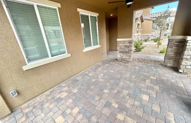 STUNNING 3 BEDROOMS 2.5 BATHROOMS TWO STORY TOWNHOUSE NESTLED IN INSPIRADA HOA COMMUNITY WITH 2 CAR GARAGE Gallery 3