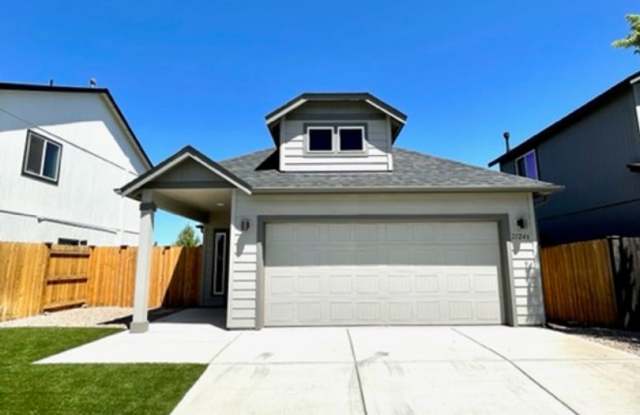 Newer home in a great subdivision near Pine Nursery! Gallery 1