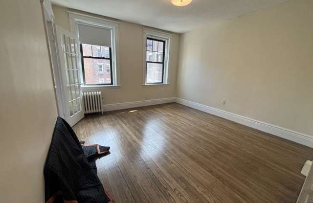 60 Queensberry St. Gallery 1